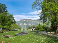 Mount Yunqiu Yaodong Courtyard Hotels in Xiangning
