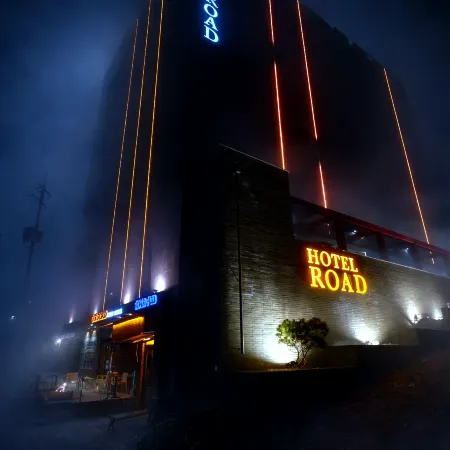 HOTEL ROAD