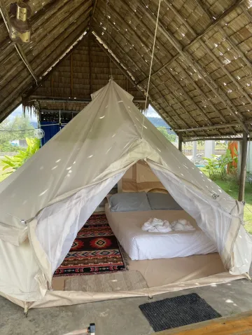 เต้นท์กระโจมติดแอร์ริมชายหาด