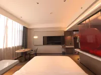 โรงแรมอินโซน การ์แลนด์ - 4 ดาว