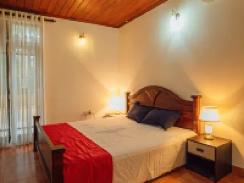 Airport Serenity Villa Hotels in Gampaha