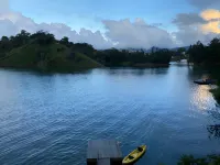 Tree House: Private cabin with jacuzzi & kayak