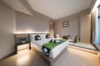 Jijian T99 Hotel (Guangzhou Tower Zhujiang New Town Branch) - Pools