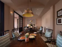 Yueqi Bay Homestay (Wanning Riyue Bay) 완닝 호텔