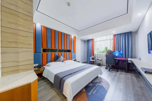 Huijing Jingyue Homestay (Zhanjiang Chikan Jinshawan) - Esports