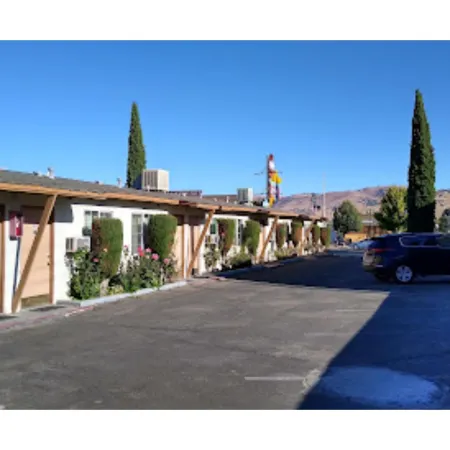 Santa Fe Motel Tehachapi by Hotel O