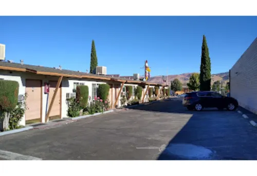 Santa Fe Motel Tehachapi by Hotel O