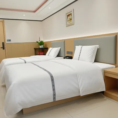 Weihui New World Grand Hotel (Zhenguo Pagoda)