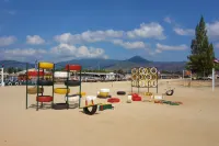 AHHA Floatel Kampot のホテル