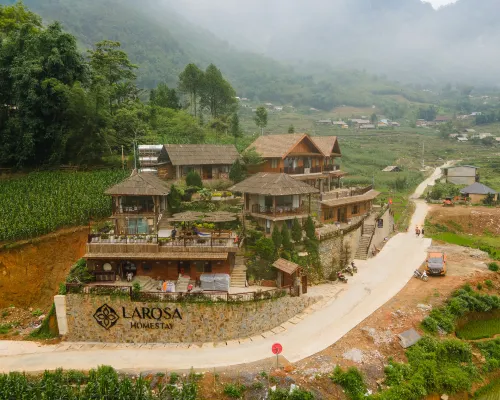 Larosa Homestay Hotels in Ta Van