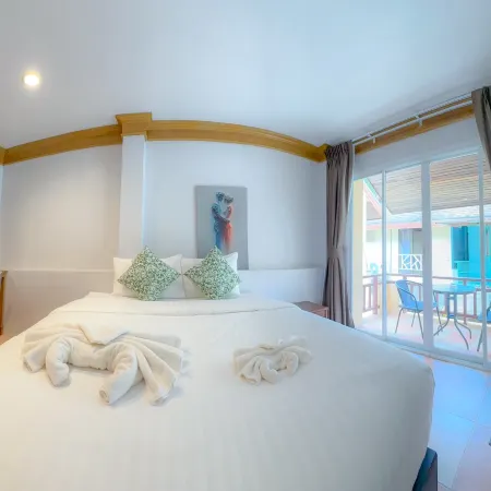 Aura Hotel Phi Phi