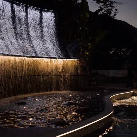 Shanye Laixi · COMENOOK · Hilltop Garden · Tidal Waterfall Pool Manor