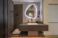 Ouchen · Grand High-Rise Hotel (Jiefangbei Pedestrian Street Hong Ya Dong) - พร้อมWifi