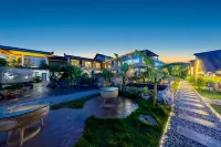 Muyang Qichi Lakeside Vacation Apartment - parking