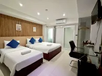 Blue Orchids Hotel - parking