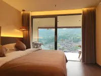 Jianshanyunye Panoramic Homestay (Xijiang Qianhu Miao Village Observation Deck) - Pet-friendly