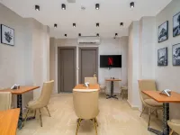 皇后宮酒店 鄰近纳赛尔的酒店