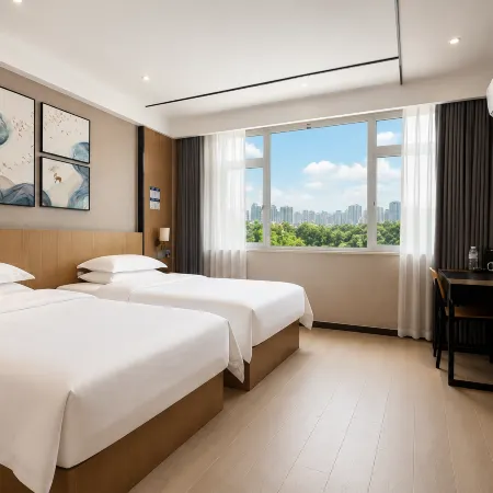 Maple Hotel