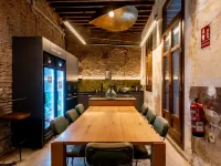 Black Swan Hostel Granada Hotels near Chana
