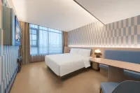 Hanting Hotel (Luohe Station Renmin Road） - parking