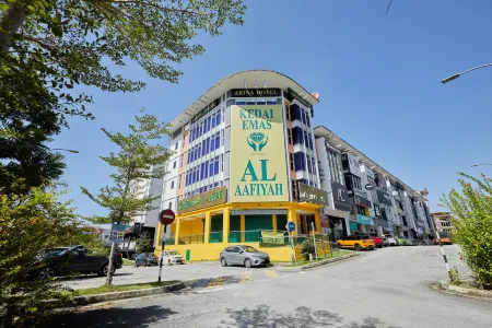 SUPER OYO 714 Arina Hotel