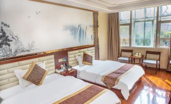 Lvchun Green East Business Hotel