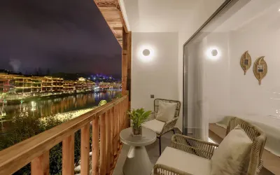 No.1 Banju Riverview Homestay Hotel in zona Phoenix Ancient Town