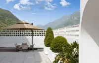 JANE Hot Spring Hotel (Anji Yunshang Grassland Panda Tribe Adventure Park Branch)