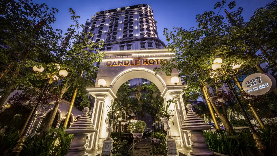 Super Candle Hotel
