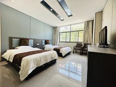 Xinchen Business Hotel Hotels near Yanxiang Cave