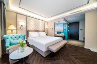 Lanlinger Hotel (Xiantao Mall Building) - balcony