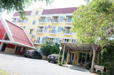 OYO 75429 '101 Place Navanakorm' Hotels in Khlong Luang