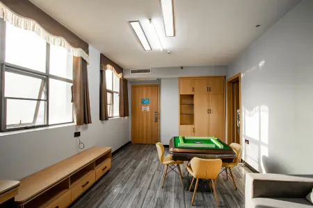 Damai Hotel (Guiping Passenger Transport Center) Отели рядом с достопримечательностью «Guiping East Tower»