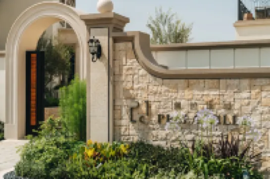 난쿤산 페라 매너 펠라 빌라