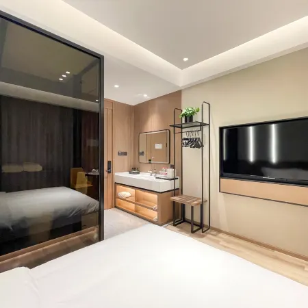 J oy· Light Hotel