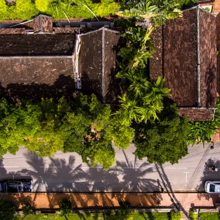 Burasari Heritage Luang Prabang Отели рядом с достопримечательностью «Ват Сенсоухарам»