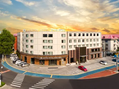 Yueweizhi·rong Hotel (Baoding Chaoyang North Street Wanda Plaza branch) Hotels near Baoding Zoo