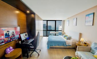 Xinsu E-sports Scenic Apartment (Qingdao Zhanqiao Railway Station)