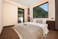 Anji mountain view hot spring holiday villa Hotels near Longwang Mountain Top