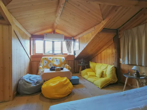 Xiazhai Gate Homestay (Longtan Village)