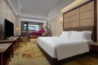 FIRSTHOTSPRINGHOTEL Отели рядом с достопримечательностью «Горячая Источники 1-й деревни Цуй Ван»
