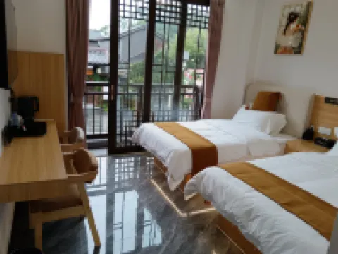 Royal Courtyard Homestay