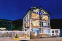 Haikuoyunshen·Super first-line sunrise sea view pool holiday villa (Xiaowushitang Branch)