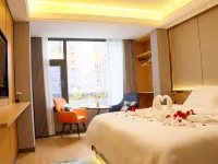Nayu Jifeng Hotel Hotel di Nayong County