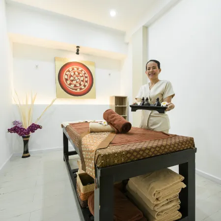 Siam Mandarina Hotel - Free BKK Airport Shuttle