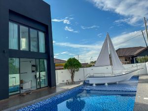 The Luxurious@168 Cruise Pool Villa