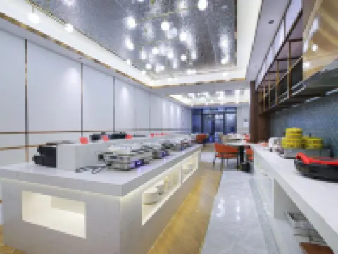 Magnotel Hotel (Gushi Xinhe Shijicheng) Hotels in Gushi County