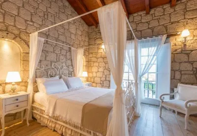 Asma Han Alacati Hotels near Clup baba