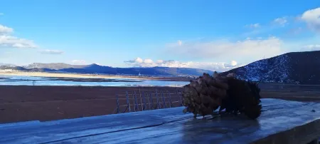 Shangri–La Grassland Crane Valley Inn