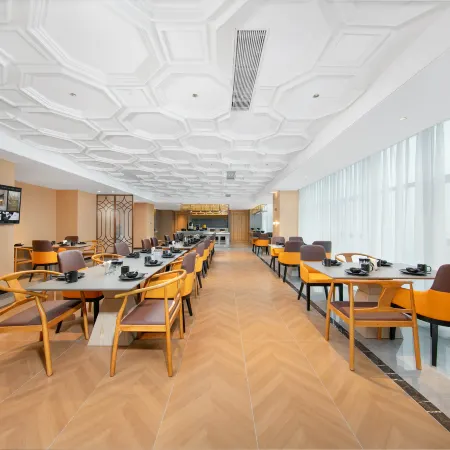 Vienna International Hotel (Luxian High Speed Railway Station Government Affairs Center)